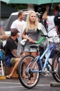 48978_Preppie__AnnaSophia_Robb_on_Soul_Surfer_set_in_Hawaii__Feb__2_2010_4124_122_522lo.jpg
