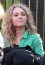 AnnaSophiaRobb_FilmingascenefortheCarrieDiariesinNewYorkMarch282012_By_oTTo12.jpg