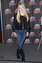 Dateiname=AnnaSophiaRobb_VisitsPlanetHollywoodTimesSquareApril62011_By_oTTo44.jpg
Dateigröße=713KB
Abmessungen: 2600x3900
hinzugefügt am: 09. April 2011 AnnaSophiaRobb_VisitsPlanetHollywoodTimesSquareApril62011_By_oTTo44.jpg
