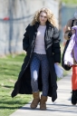Preppie_AnnaSophia_Robb_on_The_Carrie_Diaries_set_in_Brooklyn_6.jpg