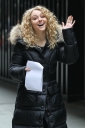 Preppie_Anna_Sophia_Robb_on_The_Carrie_Diaries_set_1-1.jpg