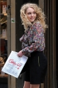 Preppie_Anna_Sophia_Robb_on_The_Carrie_Diaries_set_6.jpg