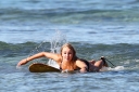 Preppie_Anna_Sophia_Robb_surfing_in_Hawaii_2.jpg