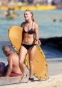 Dateiname=Preppie_Anna_Sophia_Robb_surfing_in_Hawaii_7.jpg
Dateigröße=639KB
Abmessungen: 2113x3000
hinzugefügt am: 10. Juli 2011 Preppie_Anna_Sophia_Robb_surfing_in_Hawaii_7.jpg
