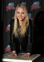 Tikipeter_AnnaSophia_Robb_visits_Planet_Hollywood_008.jpg