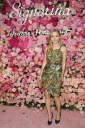 anna-salvatore-ferragamo-032001.jpg