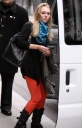 annasophia_robb_way_to_fitting_queens_16-03-2012_09-37_02.jpg