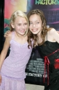 Dateiname=charlie_and_the_chocolate_factory_premiere_2005_286329.jpg
Dateigröße=42KB
Abmessungen: 341x512
hinzugefügt am: 05. März 2011 charlie_and_the_chocolate_factory_premiere_2005_286329.jpg